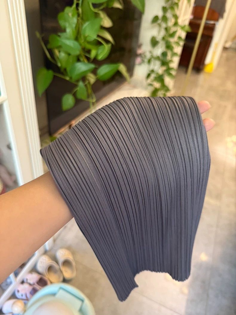 Issey Miyake Issey Miyake size:5 Grey pleated vest Size XS / US 0-2 / IT 36-38 - 5 Thumbnail