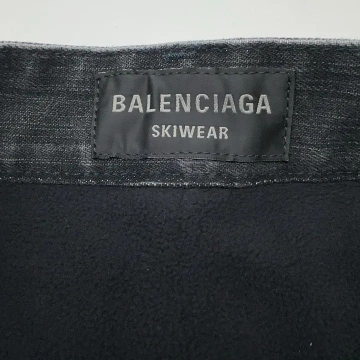 Balenciaga Balenciaga Black Mid-Rise Straight Leg Jeans 0079-2507 Size US 31 - 4 Thumbnail