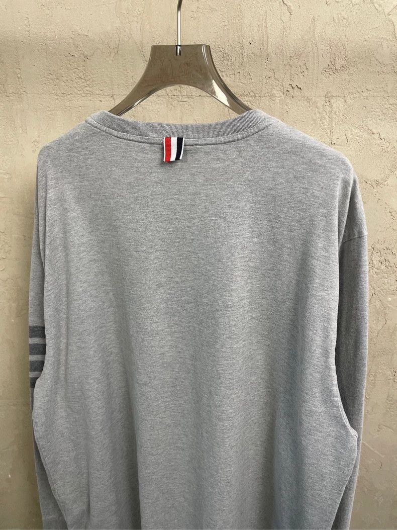 Thom Browne Thom Browne Gray four-striped long-sleeved T-shirt 2505-Nex Size US XL / EU 56 / 4 - 4 Thumbnail