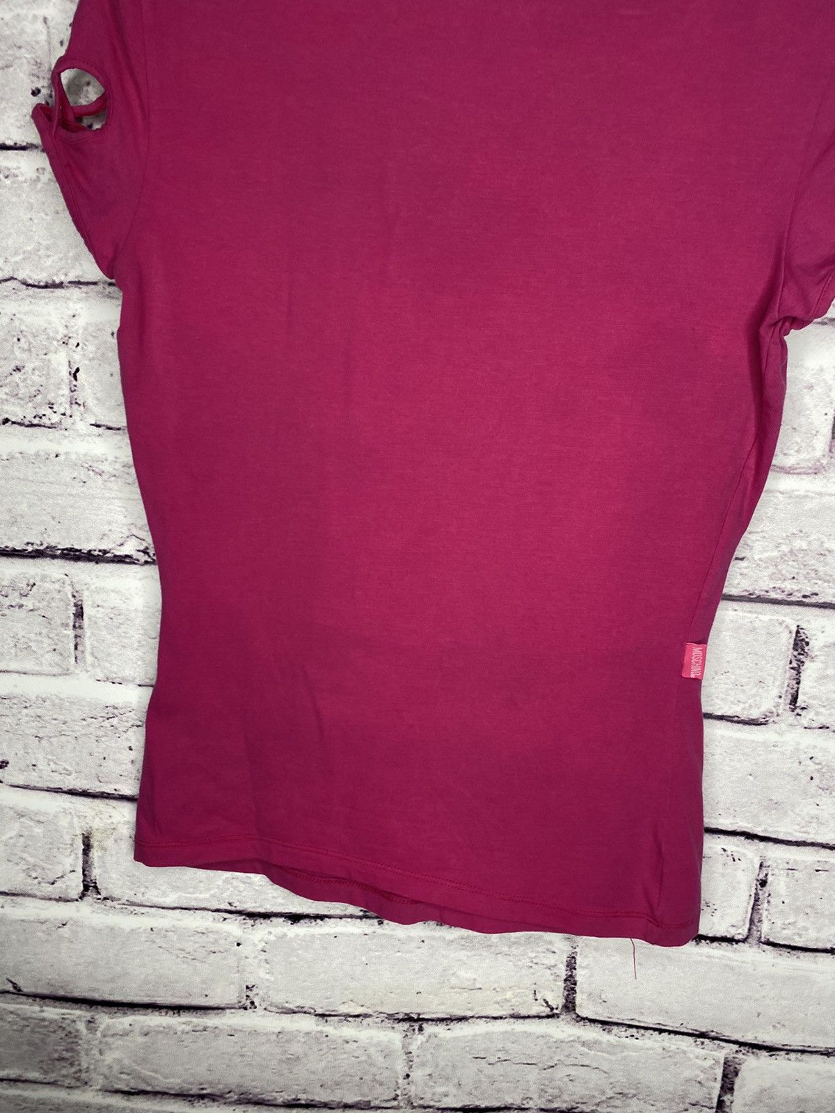 Moschino Women's T-Shirt vintage Moschino Luxury Tee Small Logo Size M / US 6-8 / IT 42-44 - 6 Thumbnail