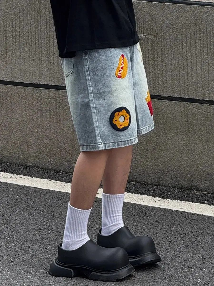 Japanese Brand Retro washed cartoon embroidered denim shorts Size US 32 / EU 48 - 2 Thumbnail