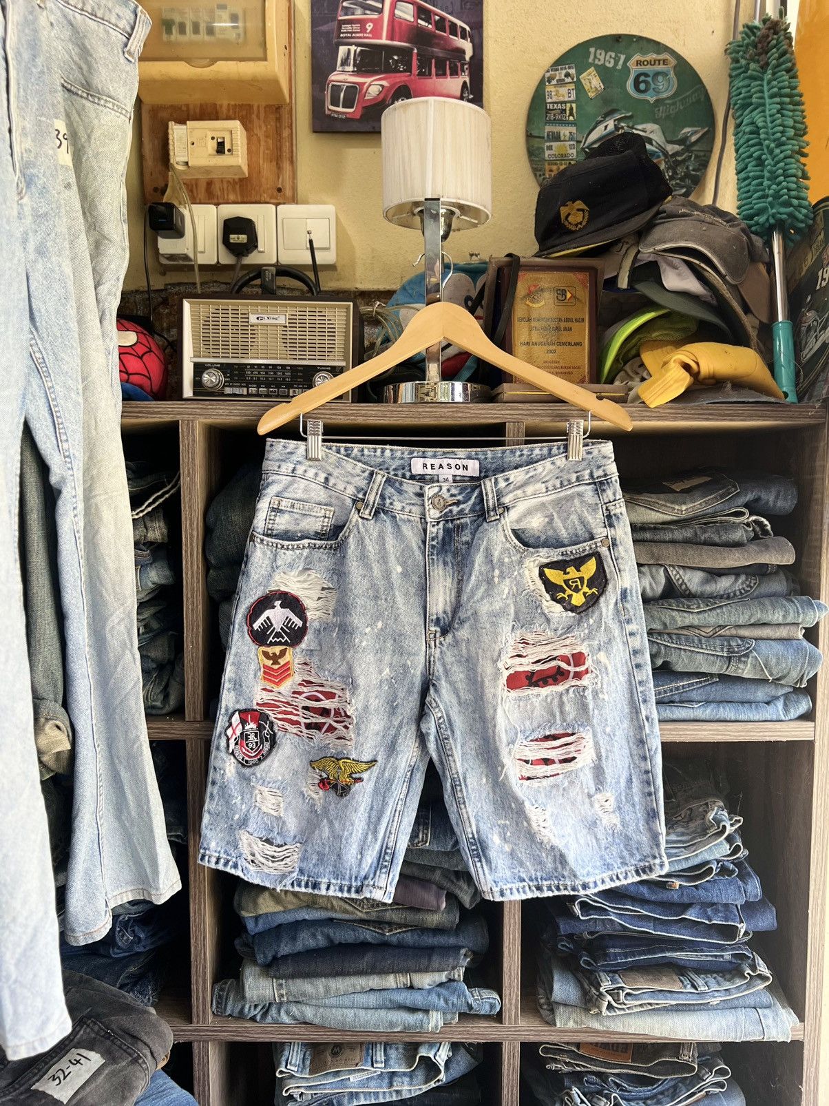 Reason 🔥Reason Patches Cropped Distressed Denim Size US 32 / EU 48 - 1 Thumbnail