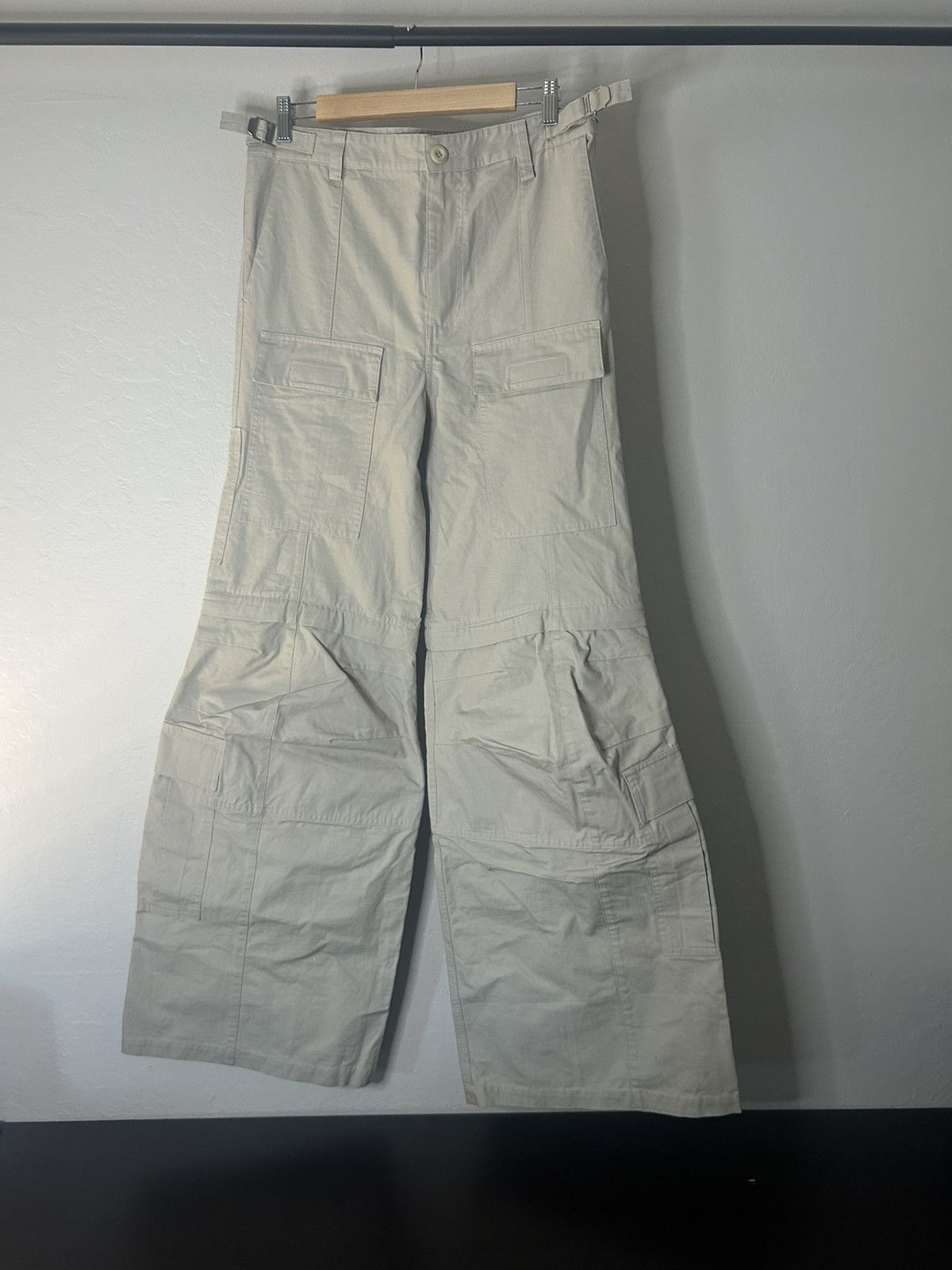 Balenciaga Balenciaga Tan Flared Convertible Cargos Size US 32 / EU 48 - 1 Thumbnail