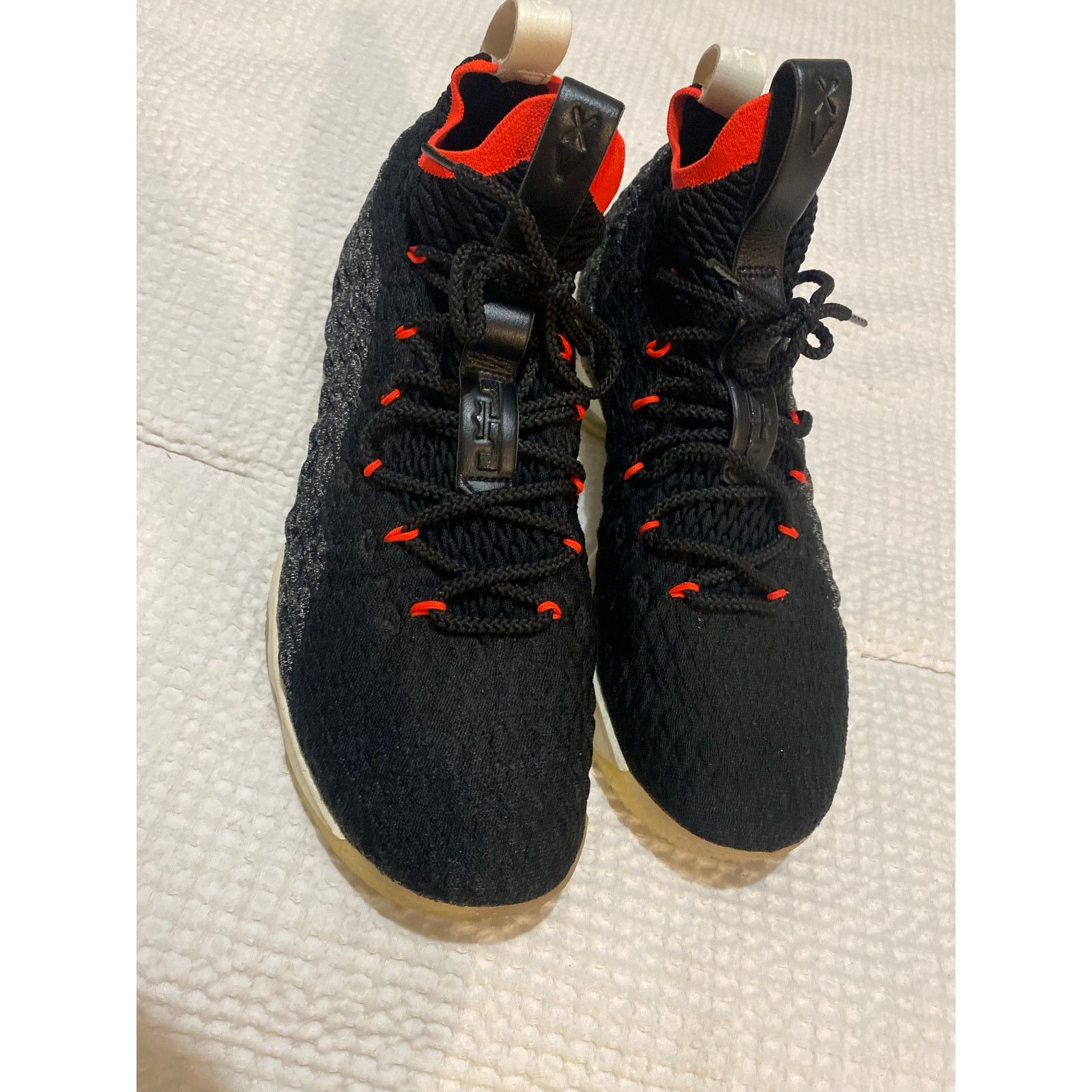 Nike Nike Lebron XV 15 Black Sail Bright Crimson Sneakers 11 Size US 11 / EU 44 - 2 Thumbnail