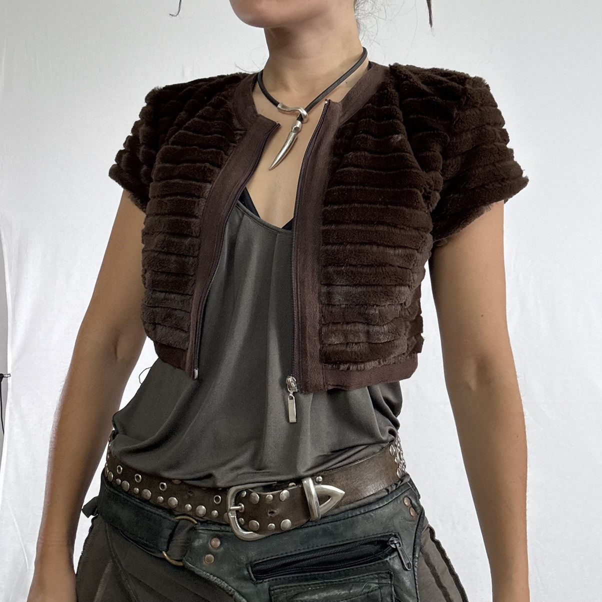 Other Faux fur cropped bolero brown textured shrug with zip front Size S / US 4 / IT 40 - 4 Thumbnail