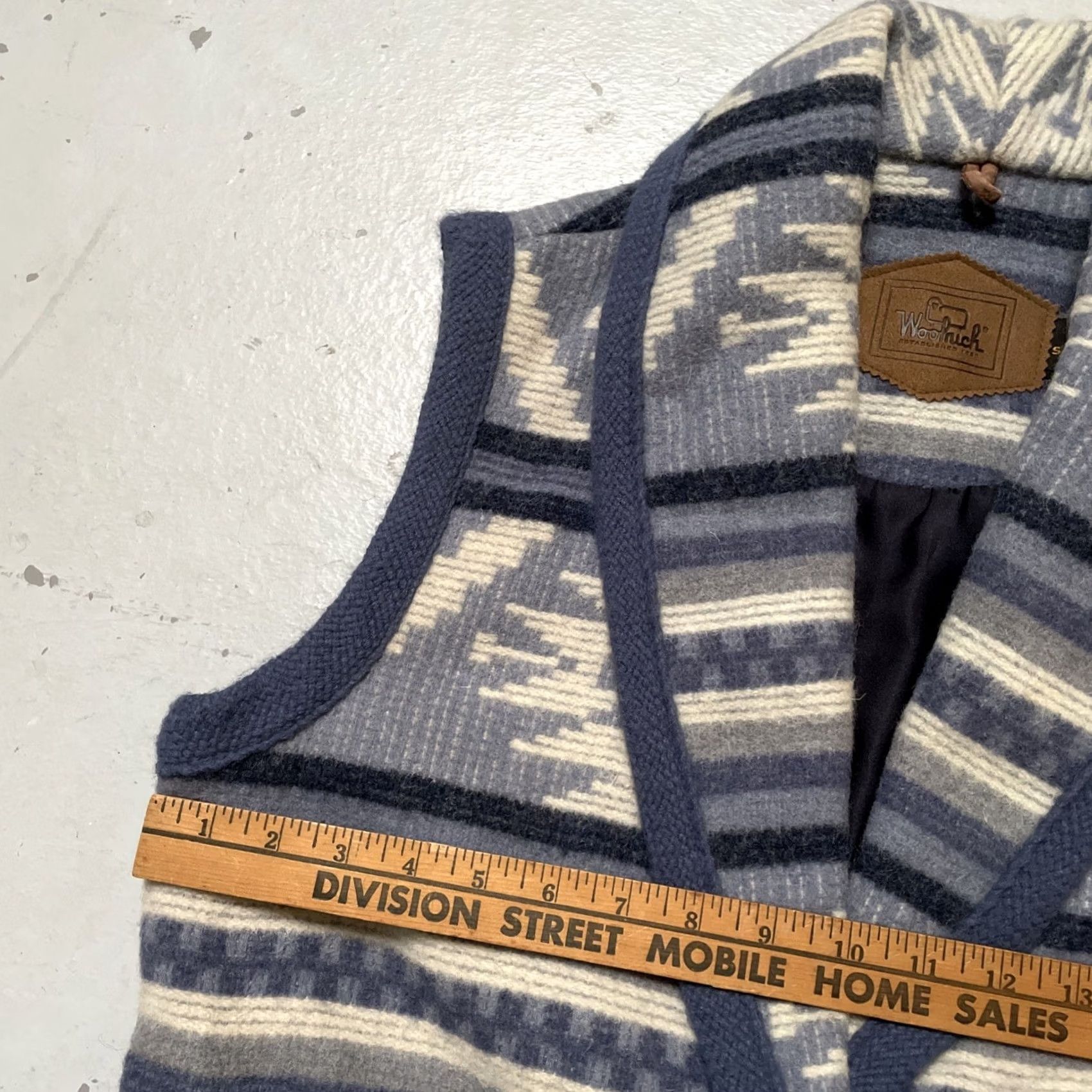 Vintage VINTAGE Woolrich Wool Vest Women’s S Southwestern Aztec Print Shawl Made USA EUC Size S / US 4 / IT 40 - 2 Thumbnail