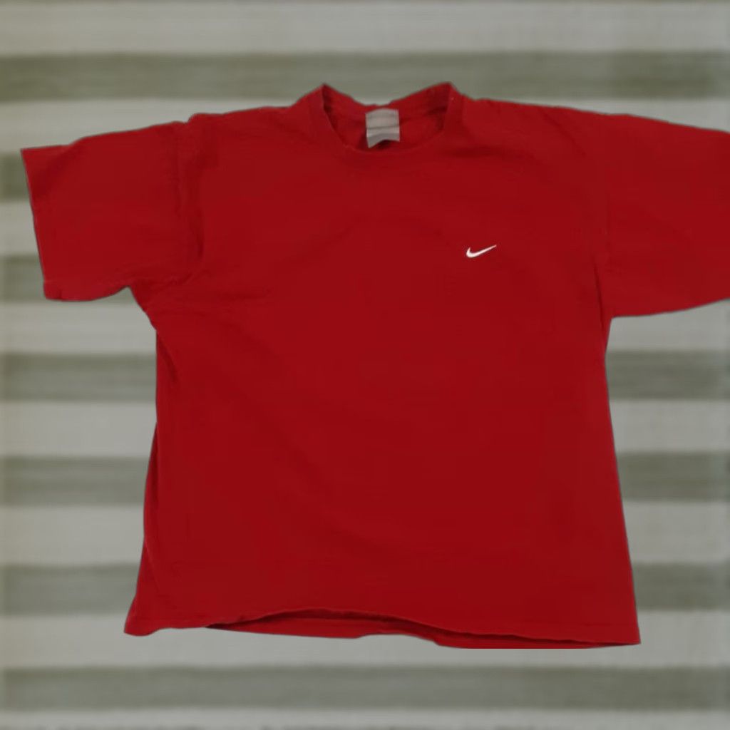 Nike VINTAGE Nike Red T-Shirt Large 90s Mens Cotton Jersey Crew Neck Short Sleeve Embroidered Left Pit to Pit 22in 25in Long Size US L / EU 52-54 / 3 - 1 Thumbnail