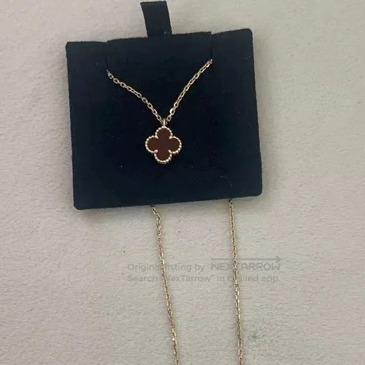 Van Cleef & Arpels VCA Mini Red Flower Carnelian Necklace. Size ONE SIZE - 4 Thumbnail