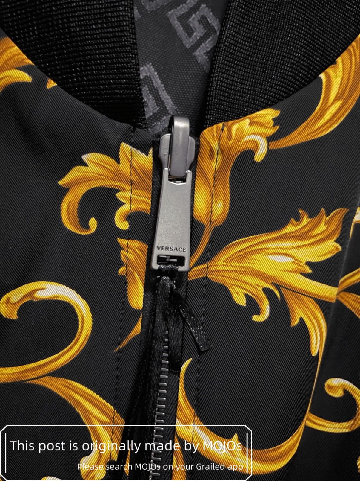 Versace Sz 52 Versace Reversible Pattern Bomber mojos281227 Size US L / EU 52-54 / 3 - 3 Thumbnail
