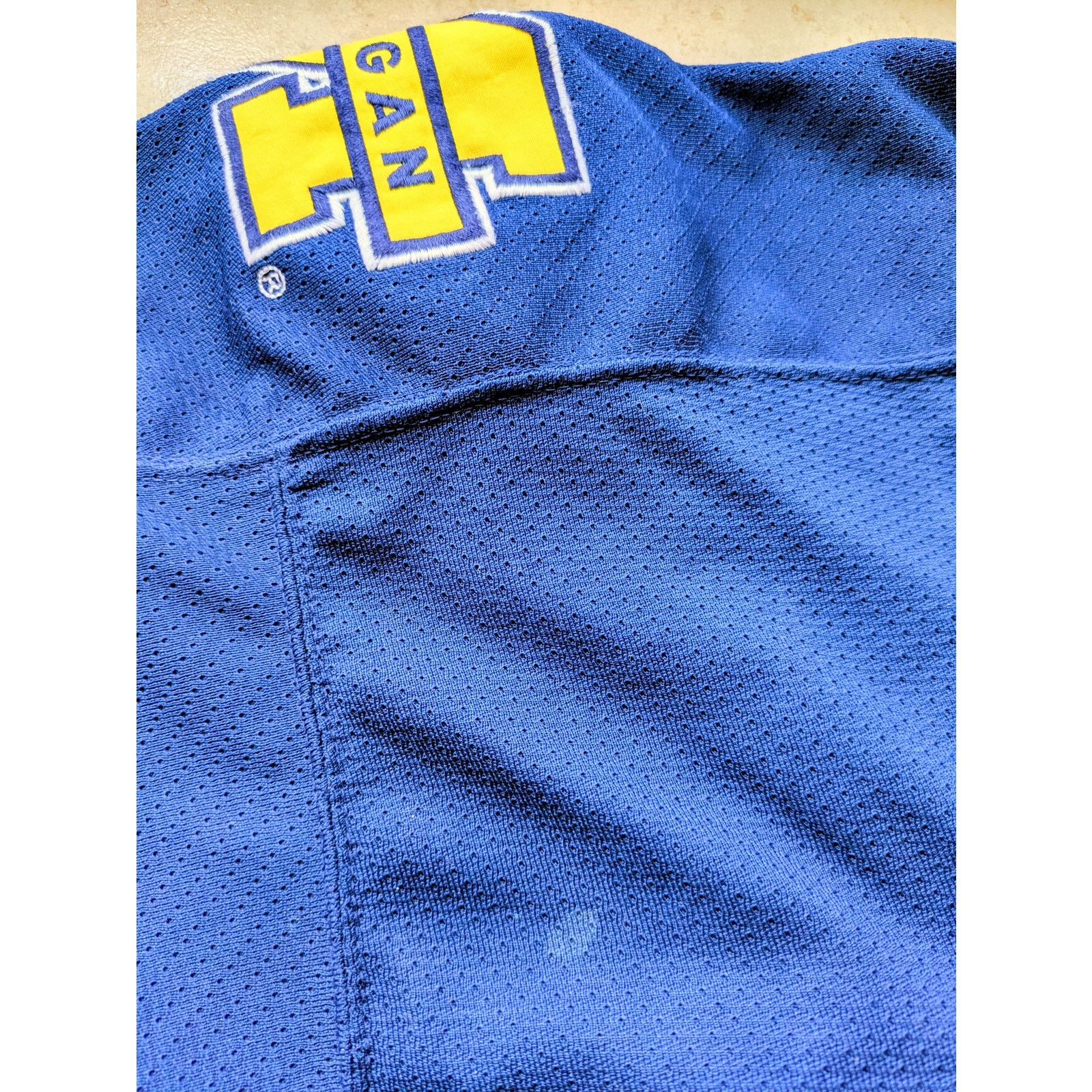 NCAA × Starter Michigan 90s STARTER Hockey jersey L navy gold NCAA vintage Size US L / EU 52-54 / 3 - 5 Thumbnail