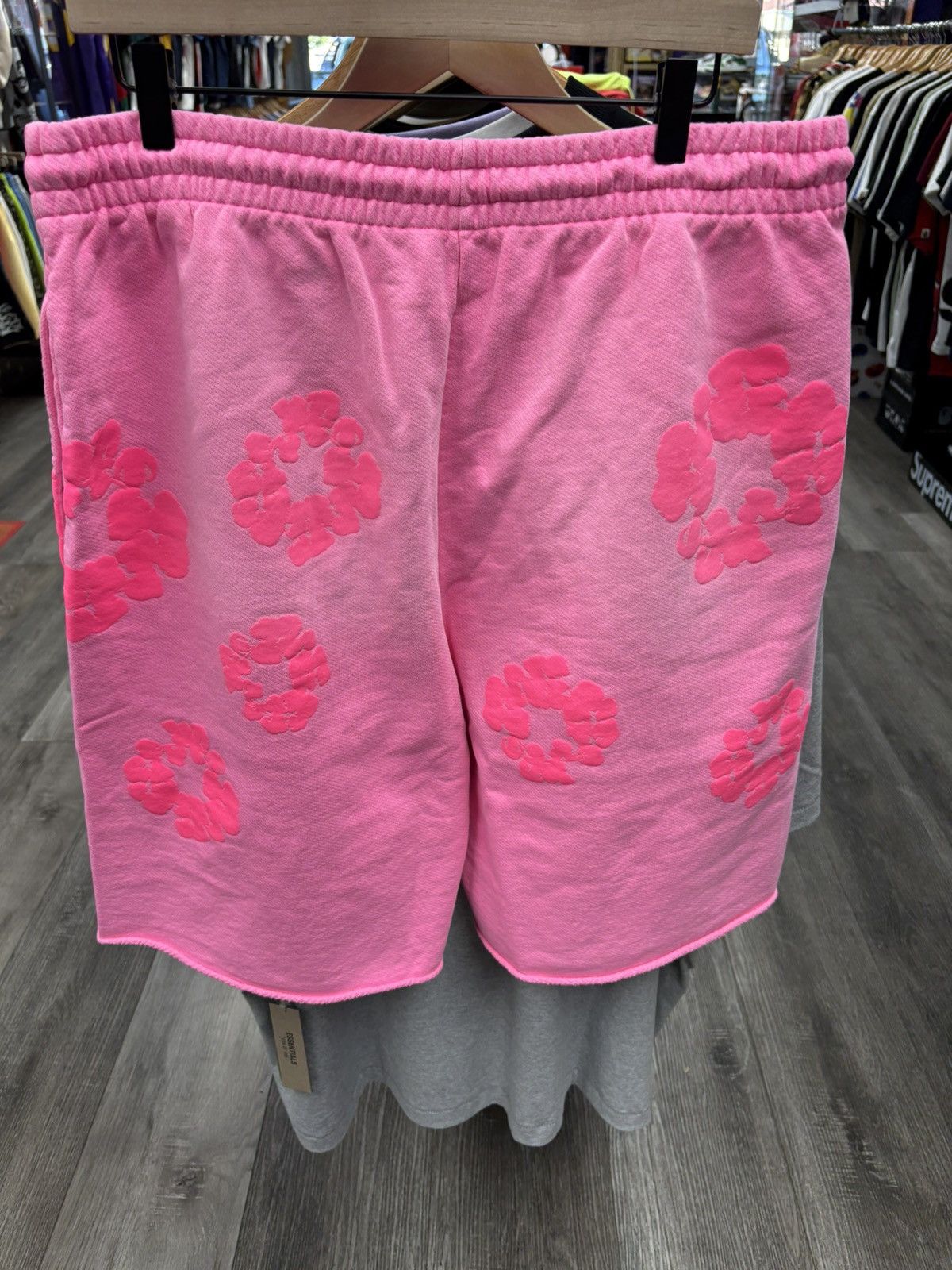 DENIM TEARS Cotton Wreath Shorts Pink XL Size US 36 / EU 52 - 2 Thumbnail