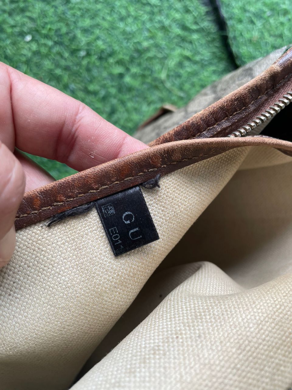 Gucci Authentic Gucci GG Canvas Crossbody Bag REPLACED STRAP Size ONE SIZE - 11 Thumbnail