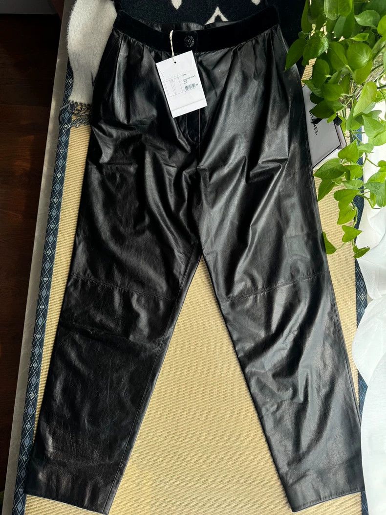 Chanel Chanel 22b hidden leather pants Nextarrow-2505 Size 25" / US 0 / IT 36 - 1 Thumbnail