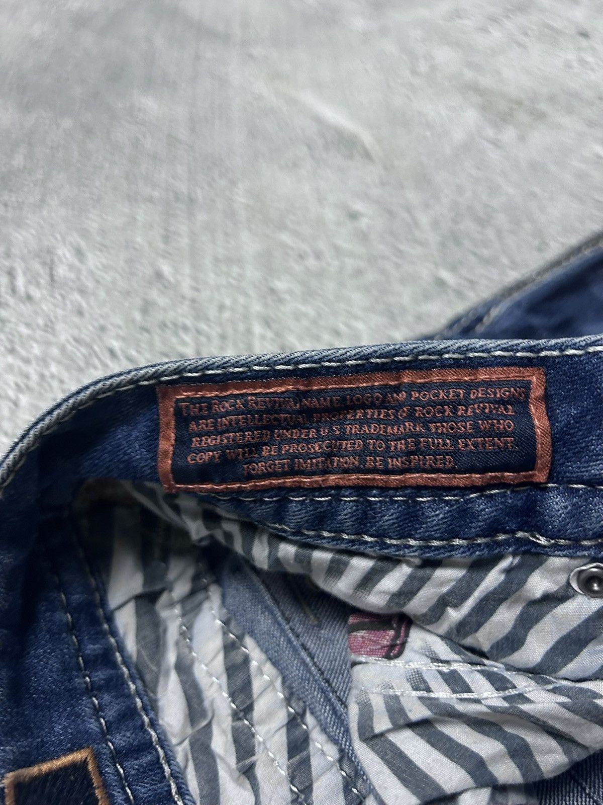 Rock Revival Rock Revival vintage blue jeans Y2K flared Size 31" - 8 Thumbnail