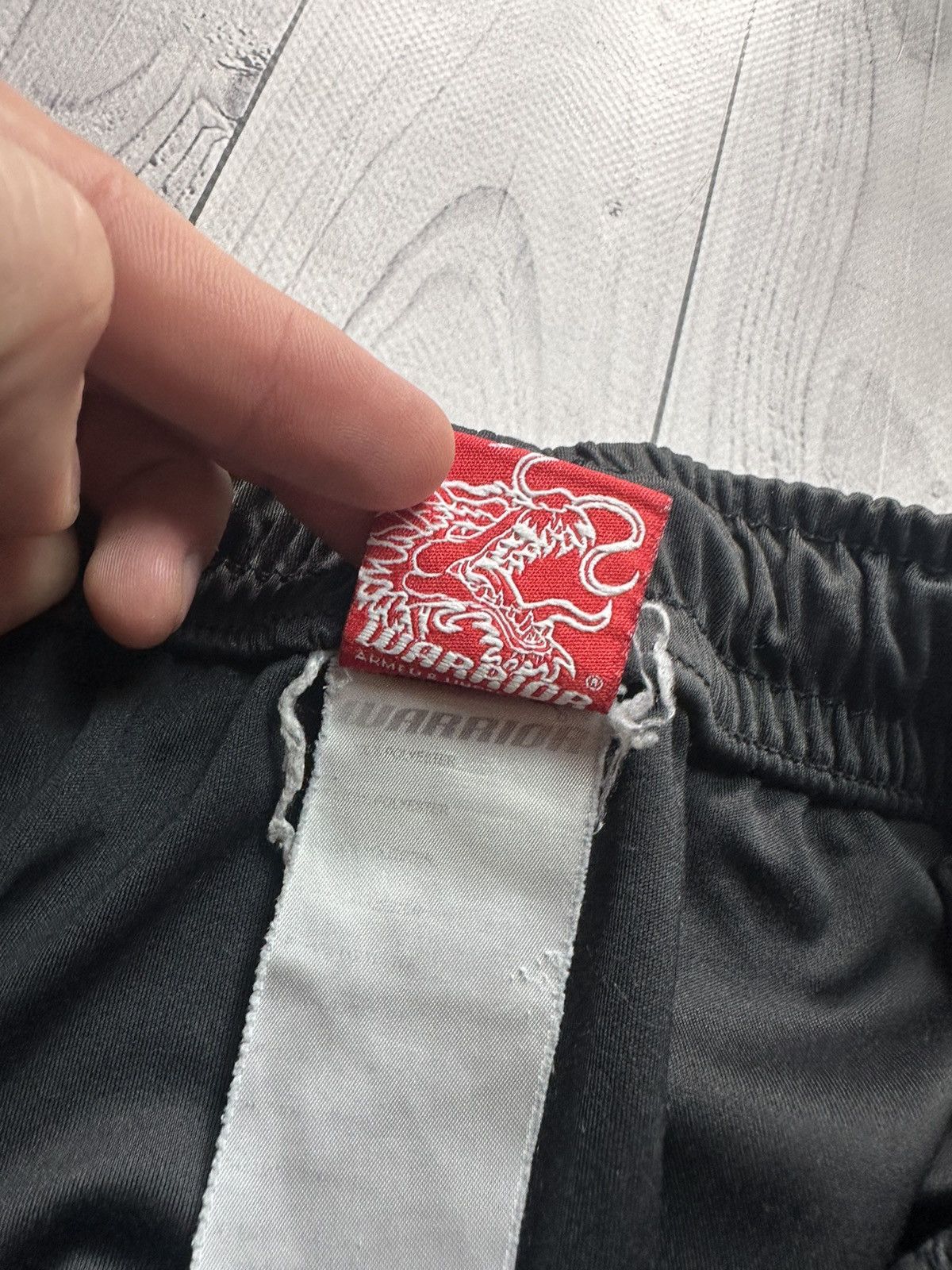 Vintage Vintage Liverpool black shorts size L logo Size US 34 / EU 50 - 6 Thumbnail