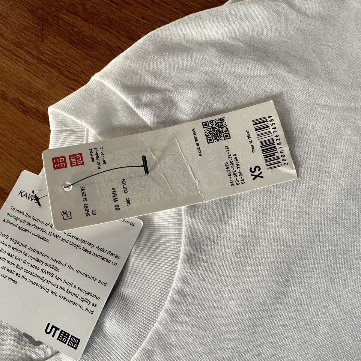 Kaws Kaws x Uniqlo Artbook Cover Shirt Size US XS / EU 42 / 0 - 3 Thumbnail
