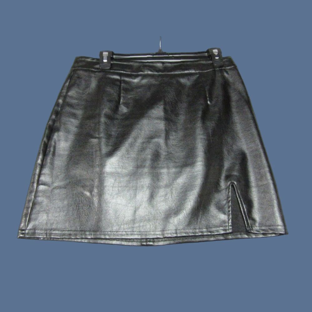Lulus Lulus Skirt Womens Mini Black Faux Leather Side Slit High Rise Zip/Lined Size 32" / US 10 / IT 46 - 1 Thumbnail