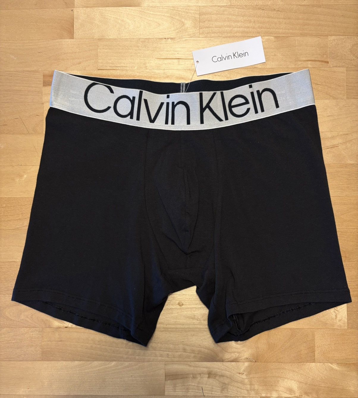 Calvin Klein Calvin Klein BNWT boxer brief black medium logo waistband Size 32 - 1 Thumbnail
