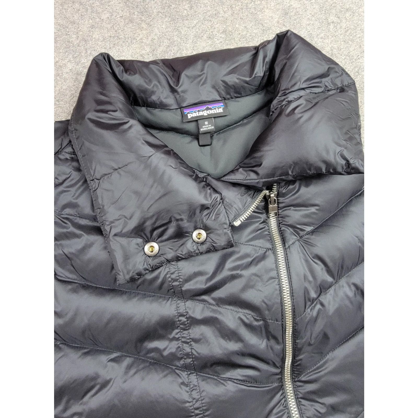 Patagonia Patagonia Vest Womens M Black Quilted Down Puffer Asym Zip Front Collared Oh Outdoor Exterior Nylon Shell Lining Zip Pockets Size M / US 6-8 / IT 42-44 - 3 Thumbnail