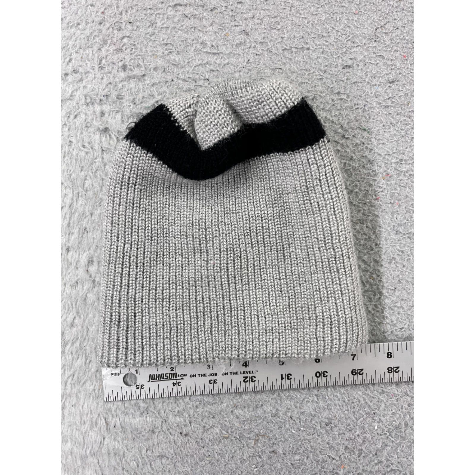 Vintage Beanie Toque Hat Adult One Size Gray Black Knit Acrylic Skate Winter Ski Outdoors Size ONE SIZE - 2 Thumbnail