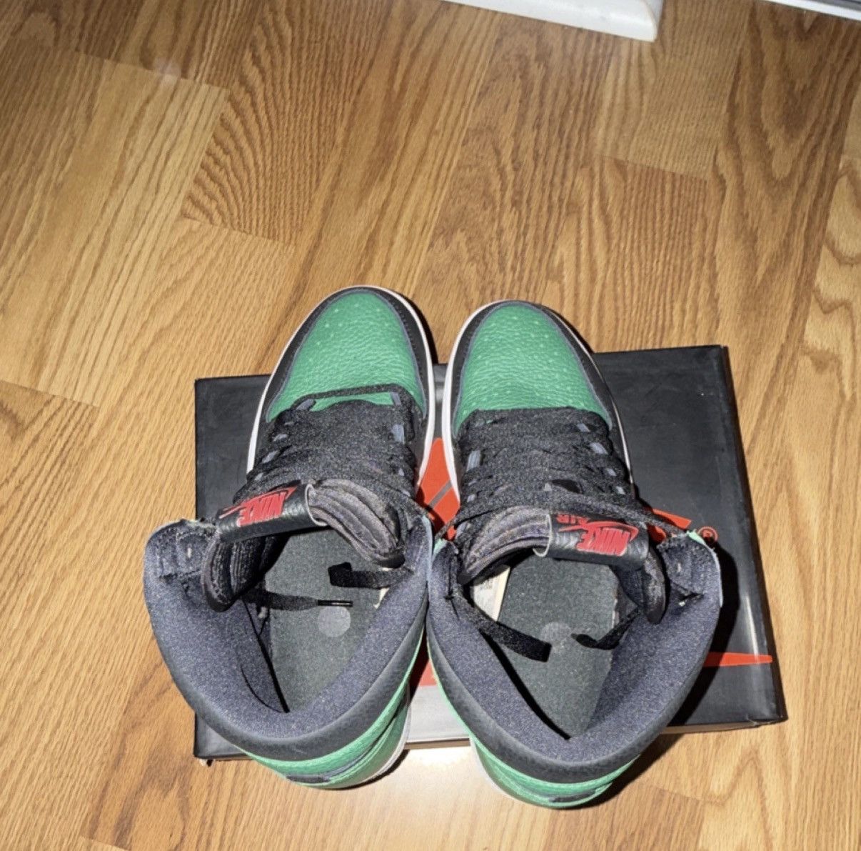 Nike Air Jordan 1 High OG ‘Pine Green 2.0’ 2021 Size US 9 / EU 42 - 3 Thumbnail