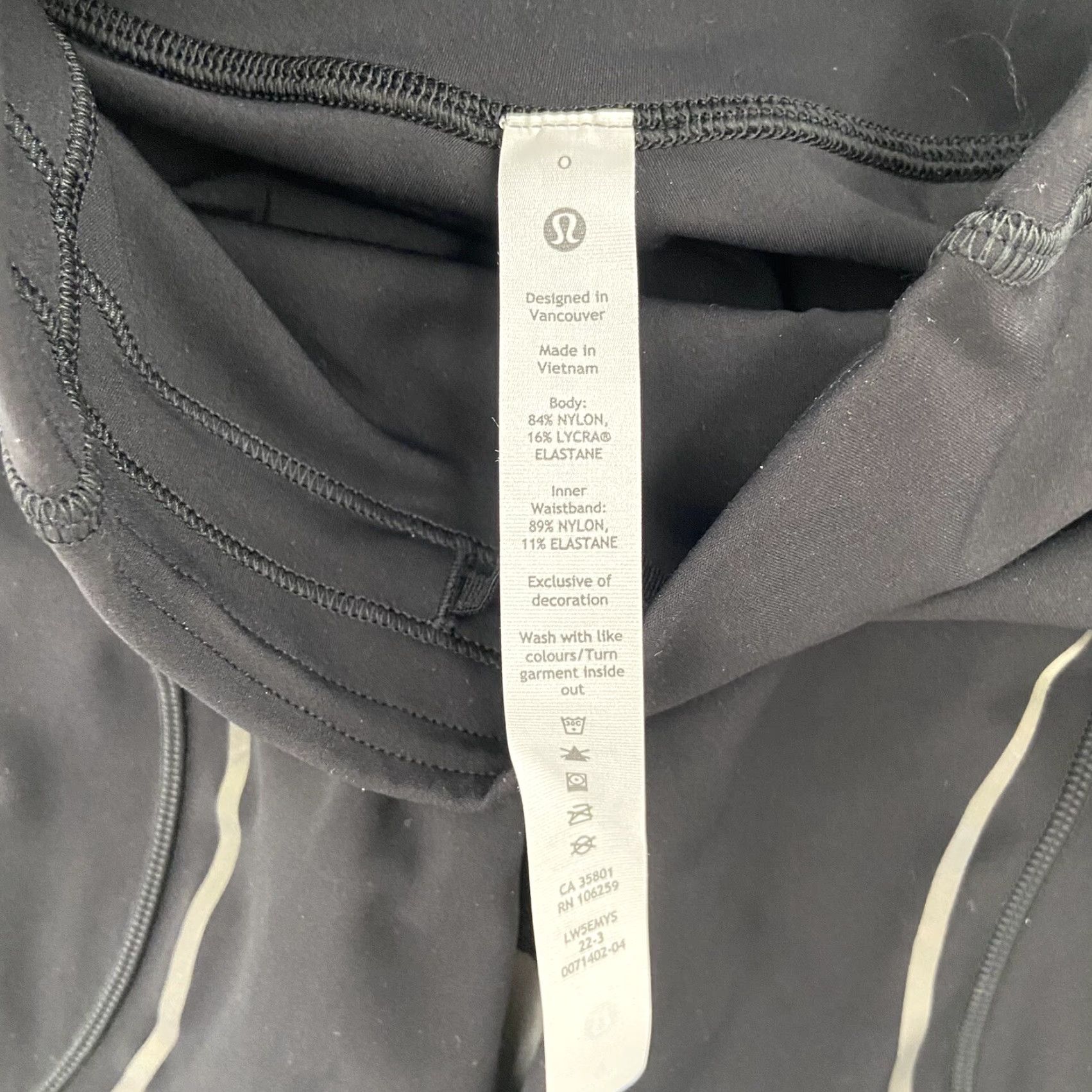 Lululemon VINTAGE Lululemon Leggings Womens Small Black Activewear High-Rise Reflective Tights Size 25" / US 0 / IT 36 - 7 Thumbnail