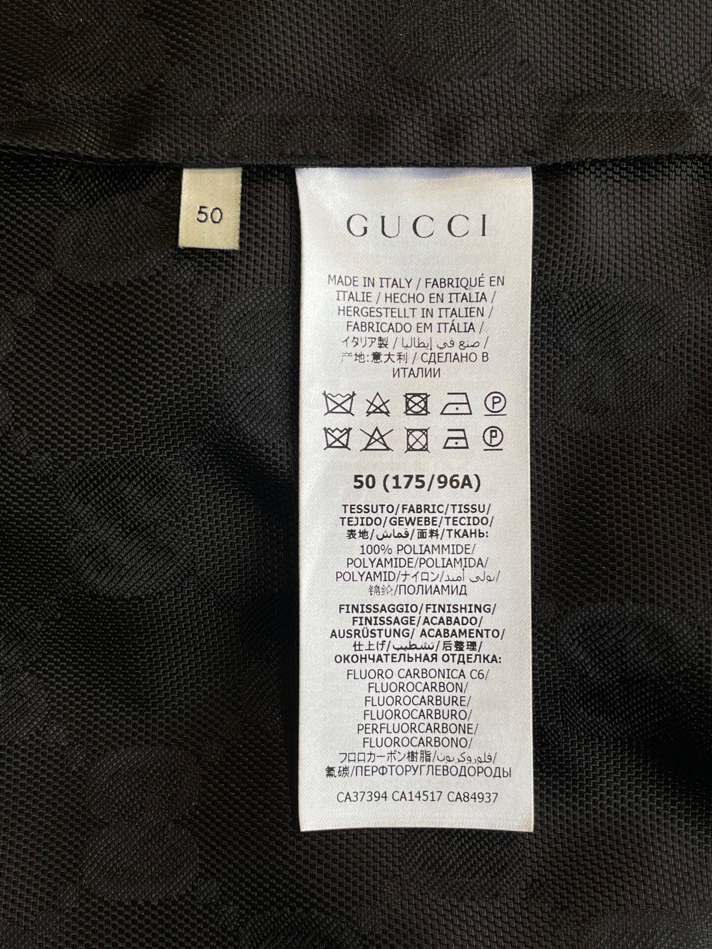 Gucci gucci full logo black coat size 50 Size US M / EU 48-50 / 2 - 6 Thumbnail