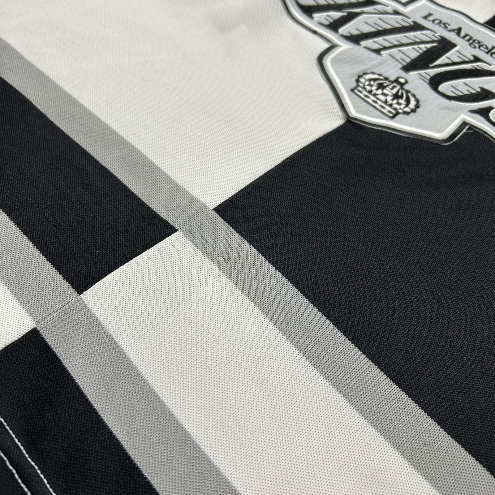 NHL RARE VTG 90s NHL LOS ANGELES KINGS CCM HOCKEY JERSEY Size US M / EU 48-50 / 2 - 6 Thumbnail