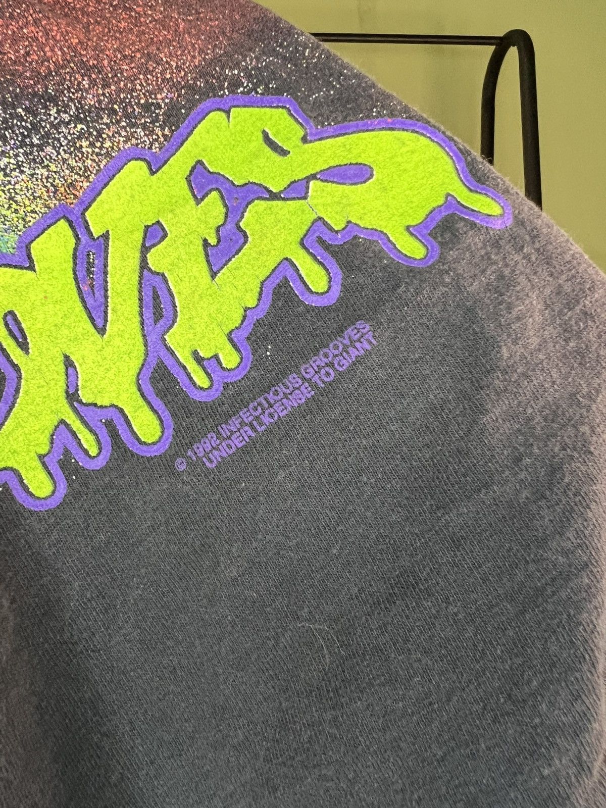 Vintage Vintage Infectious Grooves Band Tee Size US L / EU 52-54 / 3 - 8 Thumbnail