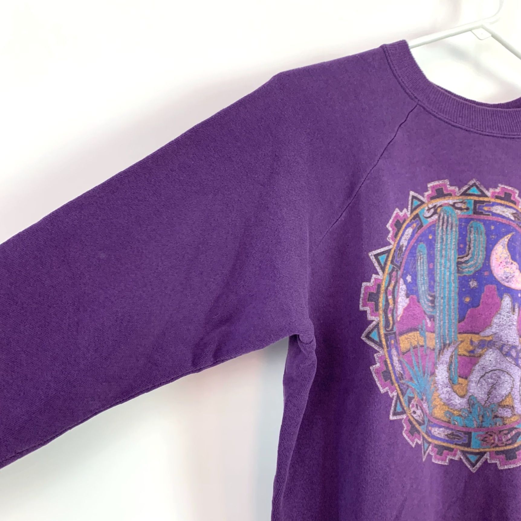 Hanes VINTAGE Hanes Sweatshirt Purple 90s Wolf Howling At The Moon Crew Neck Long Sleeve Cotton Blend Fleece Women's M Pop Culture Size M / US 6-8 / IT 42-44 - 2 Thumbnail