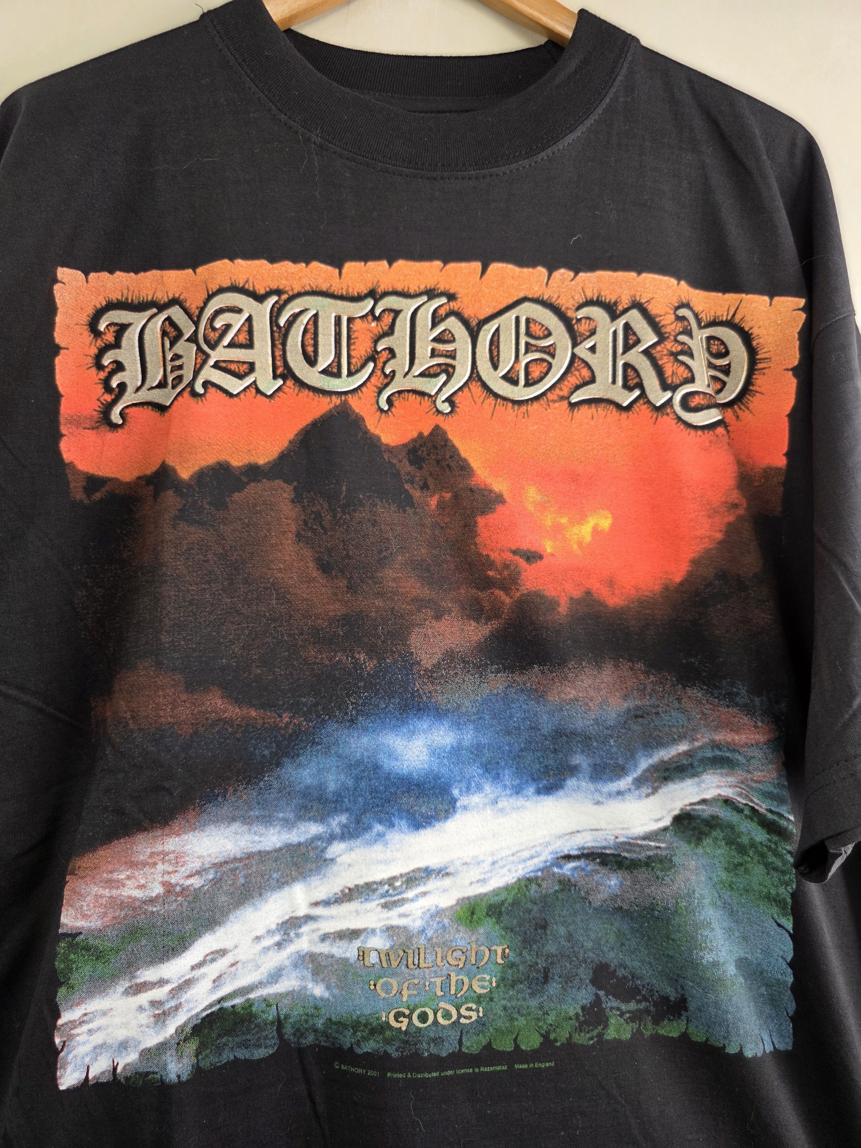 Band Tees 2001 Bathory Twilight of the gods XL 23.5" 30.5" Size US XL / EU 56 / 4 - 3 Thumbnail