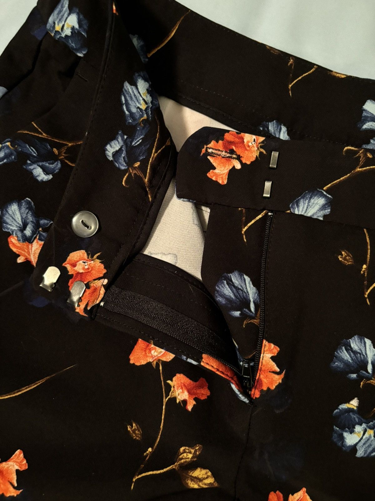 Cynthia Rowley × Designer Floral Dress Pants Slacks Flower Pattern Design Black Color Size 28" / US 6 / IT 42 - 5 Thumbnail