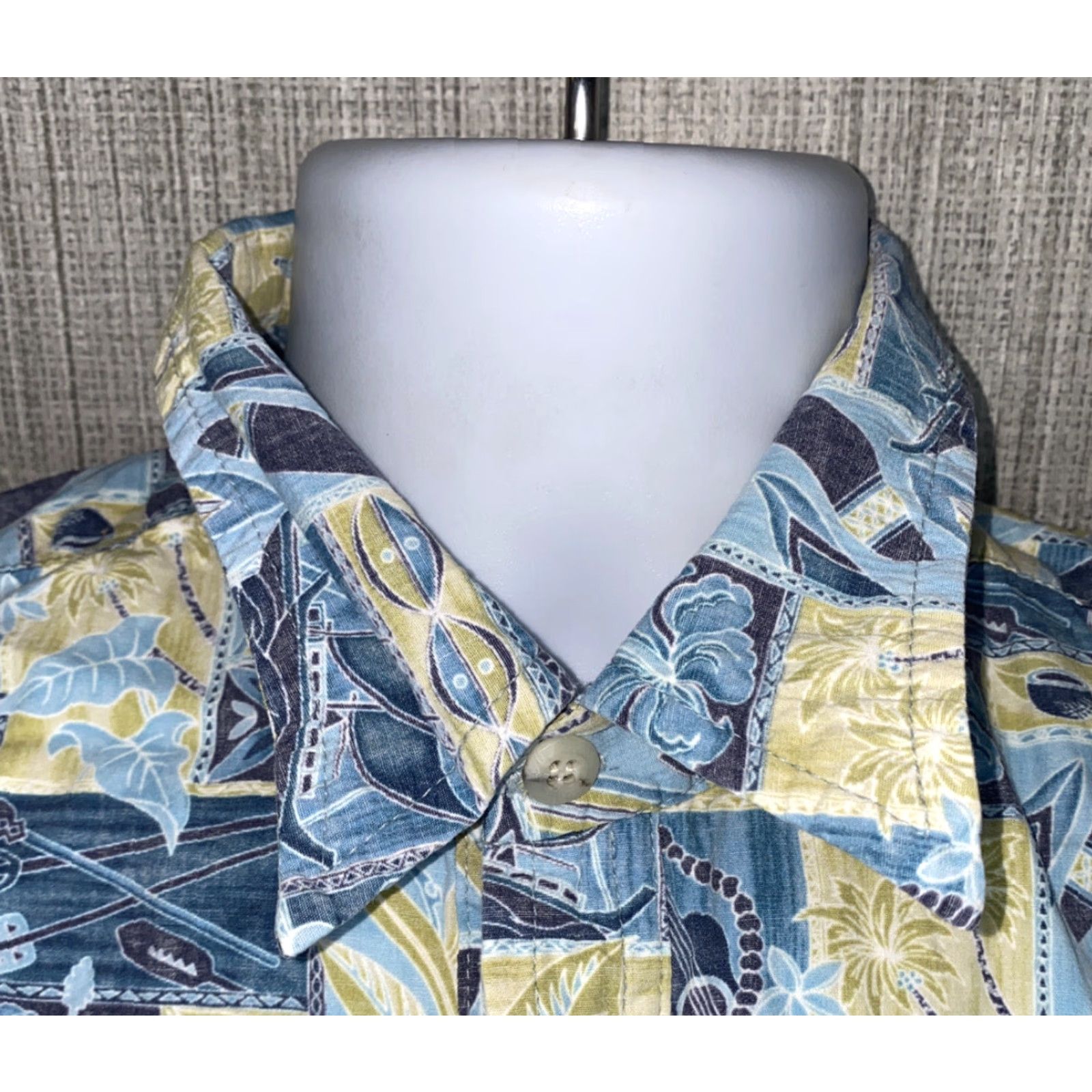 Vivobarefoot Go Barefoot Hawaiian Shirt Mens L Blue Beige Surfboard Guitar Print Button-Up Size US L / EU 52-54 / 3 - 3 Thumbnail