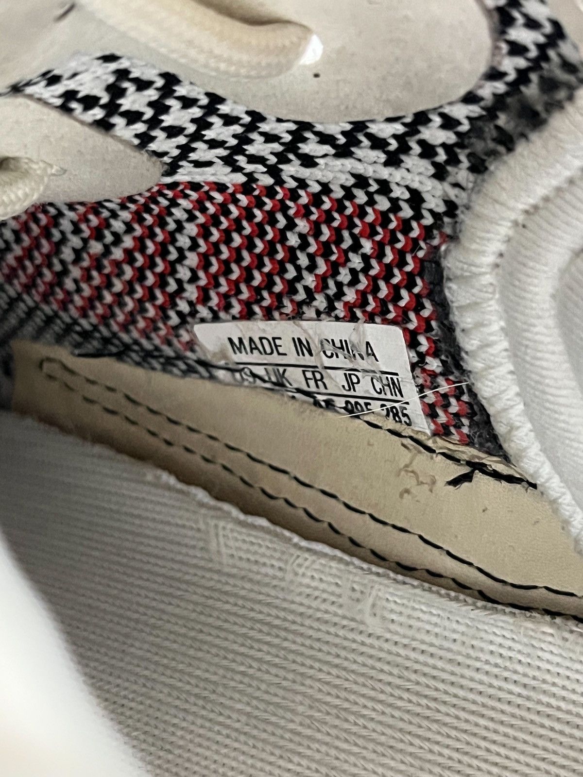 Adidas Yeezy 350 Zebra Size US 11 / EU 44 - 9 Thumbnail