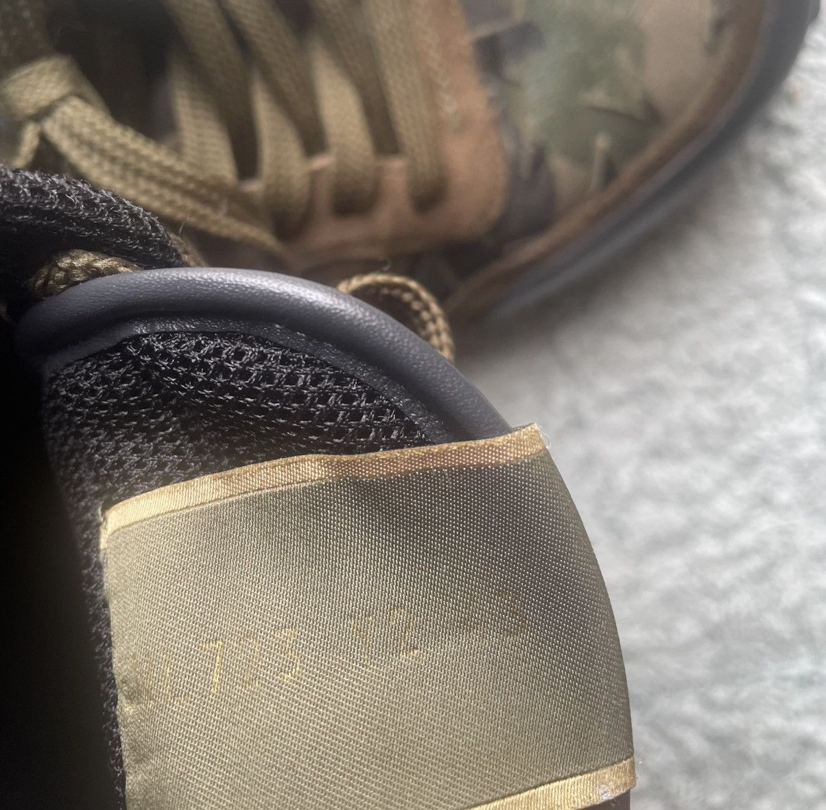 Valentino VALENTINO Star Camo Rockstud Sneakers Khaki Size US 10 / EU 43 - 11 Thumbnail