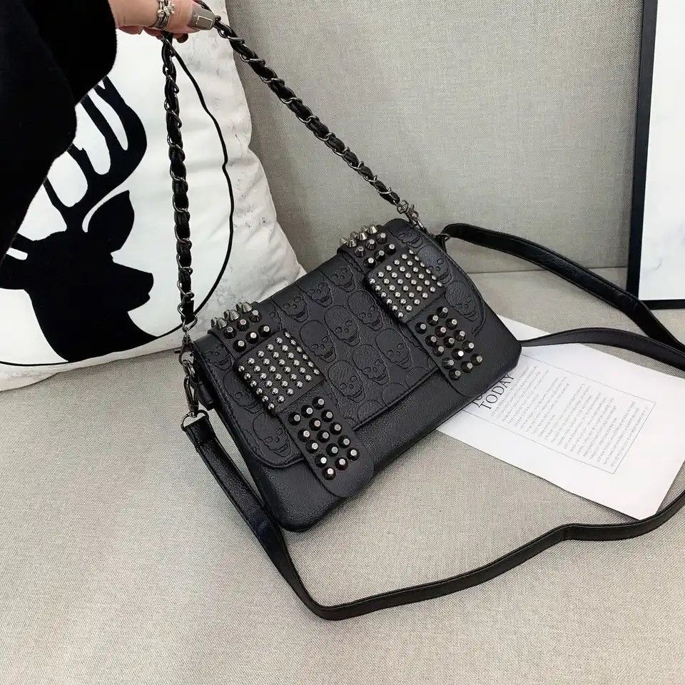 Leather Black Leather Messenger Bag Size ONE SIZE - 3 Thumbnail