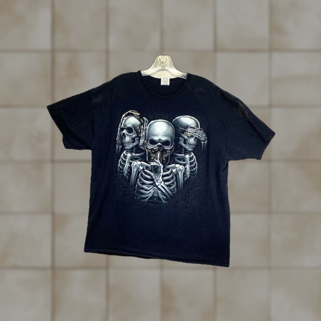 Fruit Of The Loom VINTAGE Fruit of the Loom Men's XL Skull T-Shirt Cyber Tribal Graphic 2000s Casual Summer Spring Size US XL / EU 56 / 4 - 1 Thumbnail