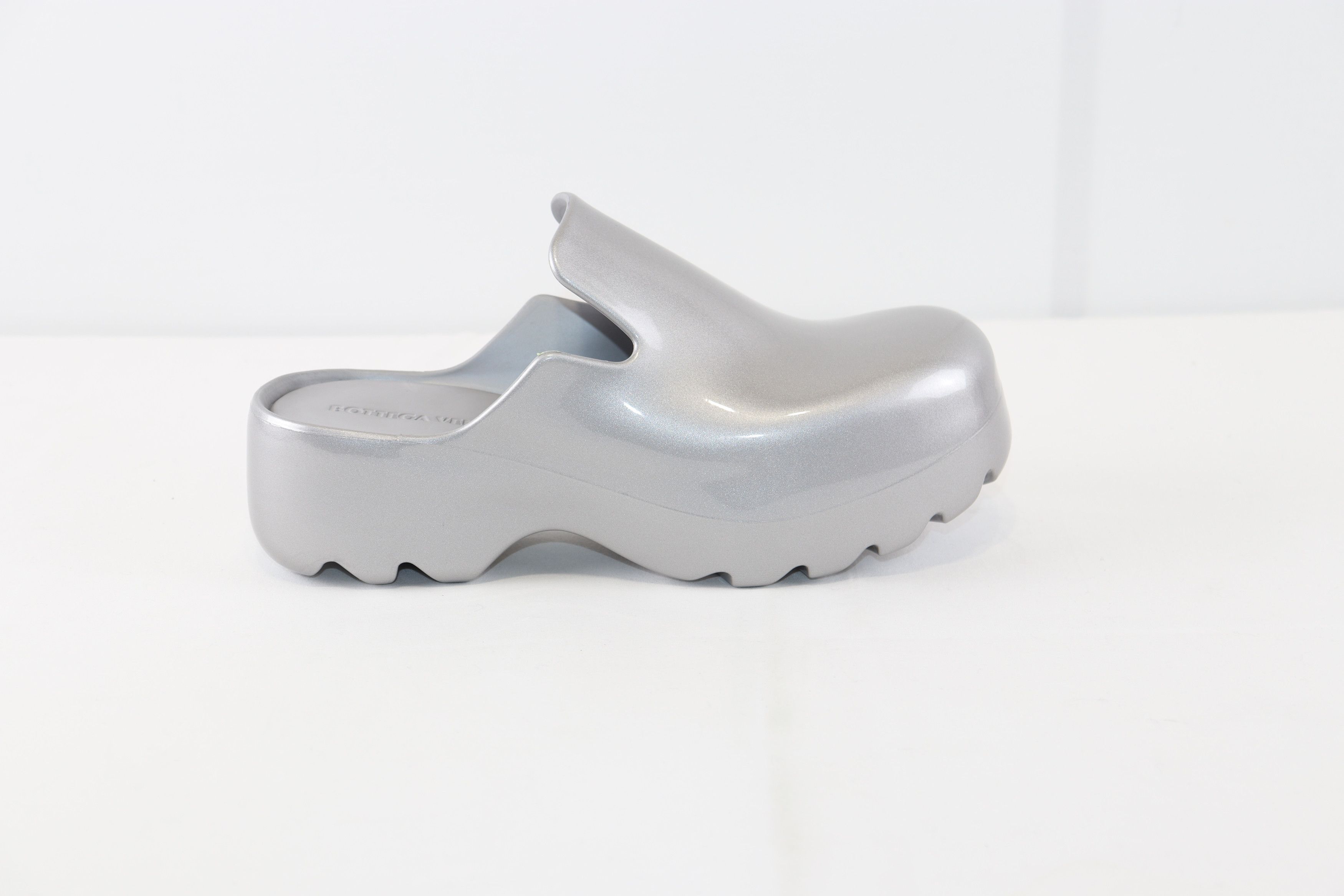 Bottega Veneta o1rshd1 / Flash Rubber Slipper / Slip On in Silver Size US 9 / EU 42 - 4 Thumbnail