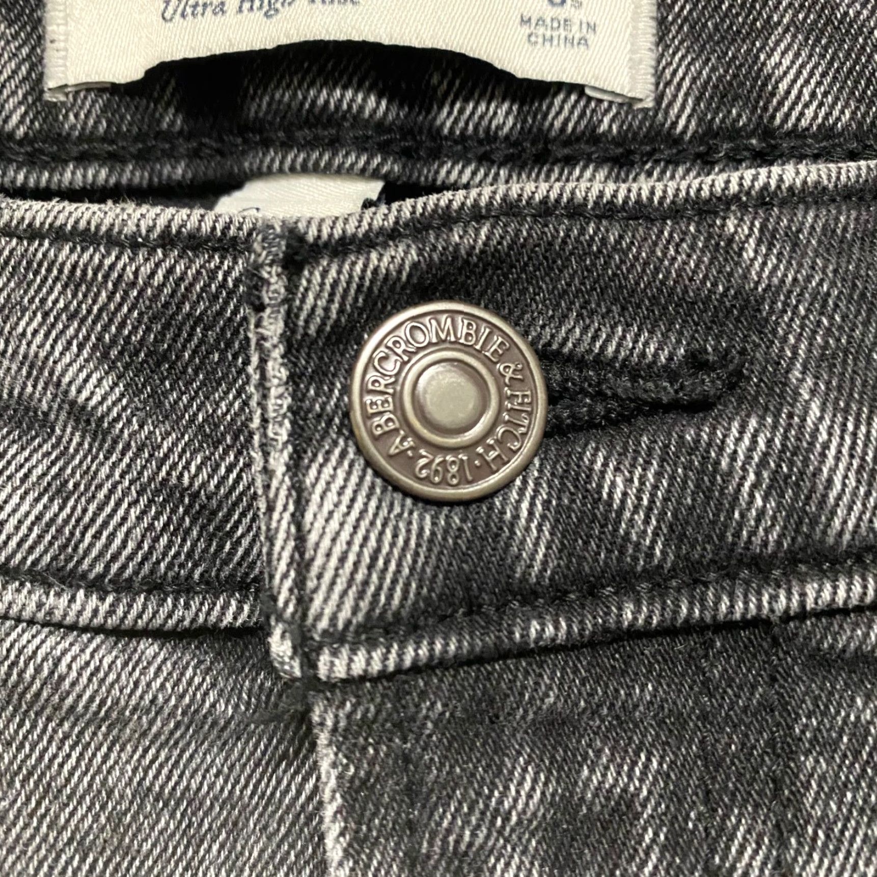Abercrombie & Fitch Abercrombie & Fitch Jeans Womens 6P Gray Denim High Rise Straight Ankle Raw Hem Size 28" / US 6 / IT 42 - 6 Thumbnail