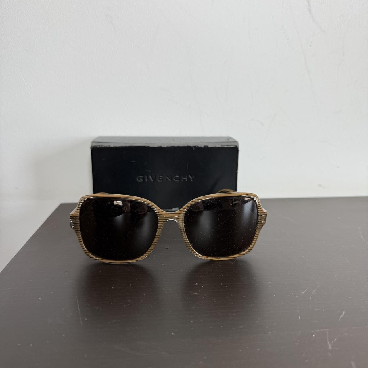 Givenchy Givenchy Oversize Womans Sunglasses Orange Vintage Size ONE SIZE - 1 Thumbnail