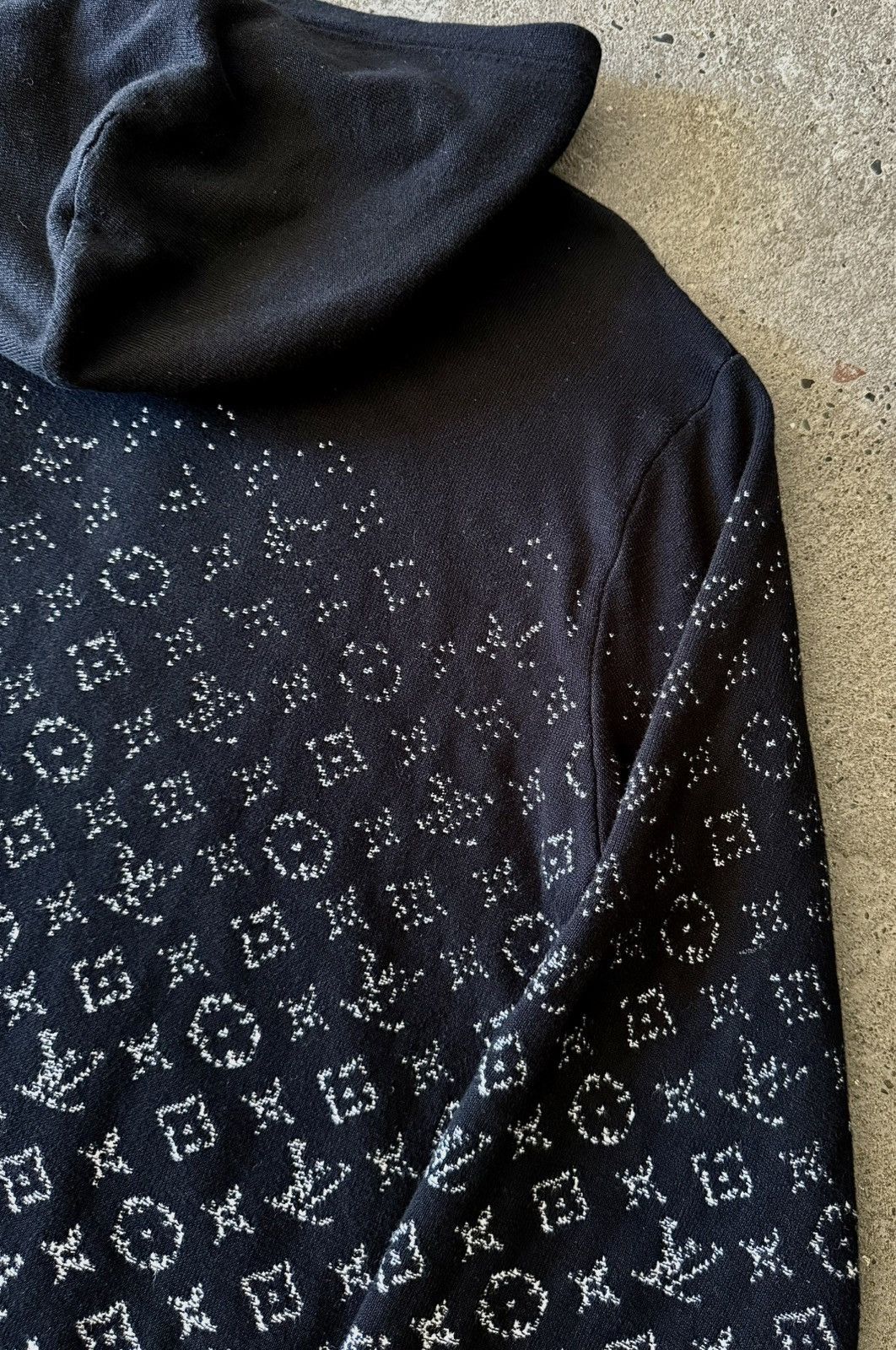 Louis Vuitton Louis Vuitton - Virgil Abloh -AW22 Gradient Monogram Hoodie Size US M / EU 48-50 / 2 - 17 Thumbnail