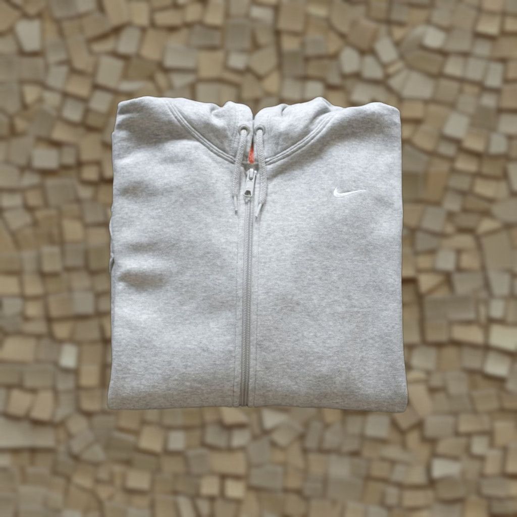 Nike VINTAGE Nike VTG Y2K CORE ESSENTIAL GRAY FULL ZIP SWEATSHIRT HOODIE Women XL Gray Logo Zipper Pockets 2011 Nike Sportswear Shirt Hoodie Size XL / US 12-14 / IT 48-50 - 1 Thumbnail