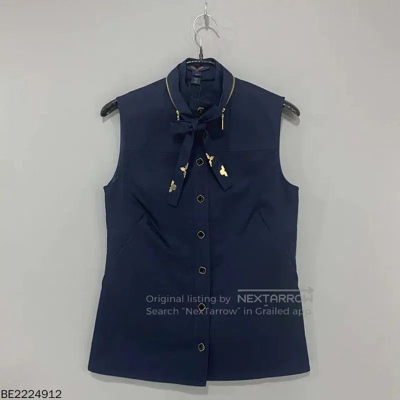 Louis Vuitton Louis Vuitton Women's Navy Blouse with Bow Detail . Size XXS / US 00 / IT 34 - 1 Thumbnail