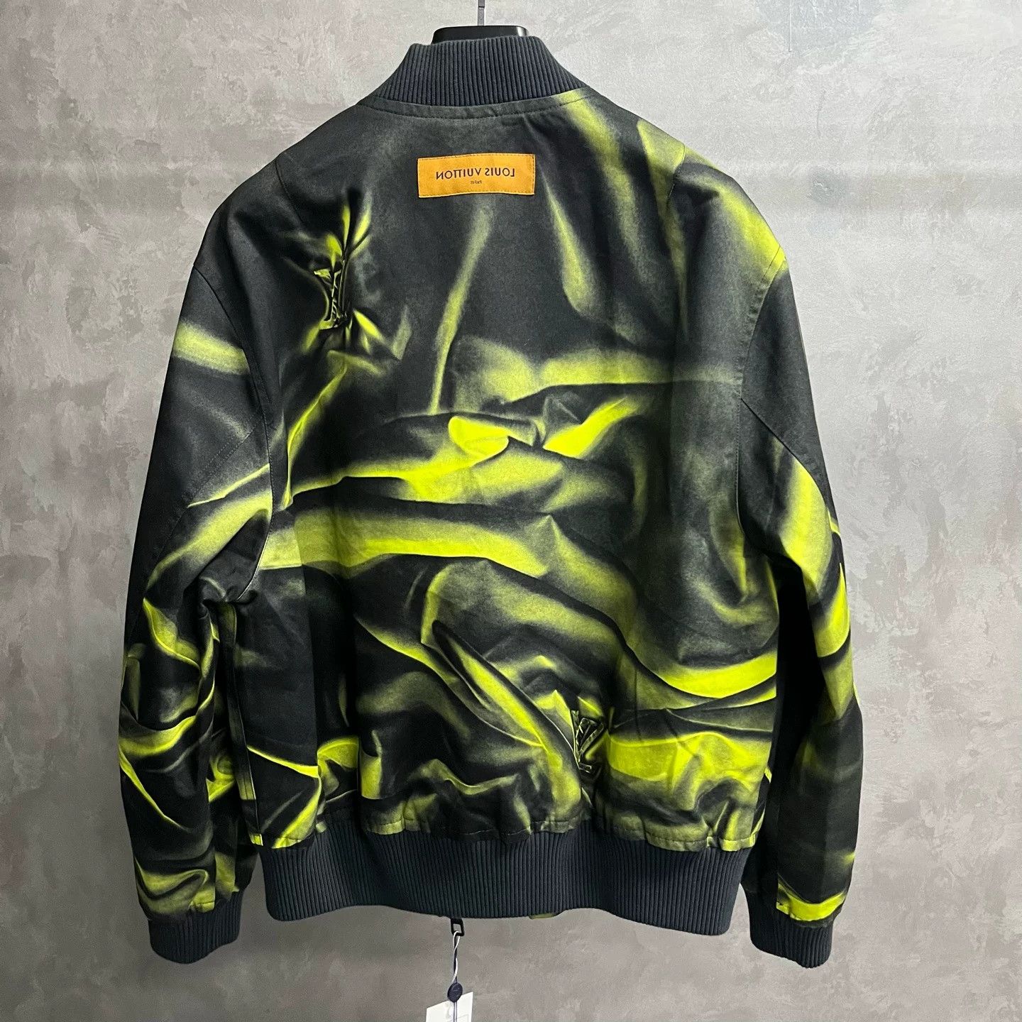 Louis Vuitton Louis Vuitton Green Logo Print Long-Sleeve Jacket Size US M / EU 48-50 / 2 - 5 Thumbnail
