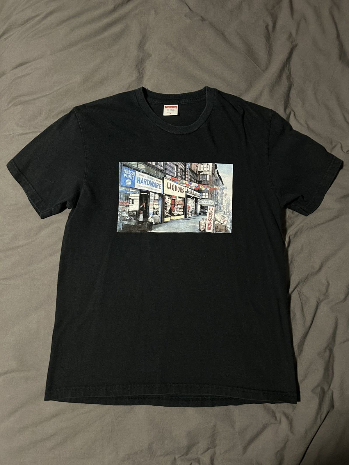 Supreme Supreme Black Storefront Graphic Tee – Medium – Made in USA Size US M / EU 48-50 / 2 - 1 Thumbnail