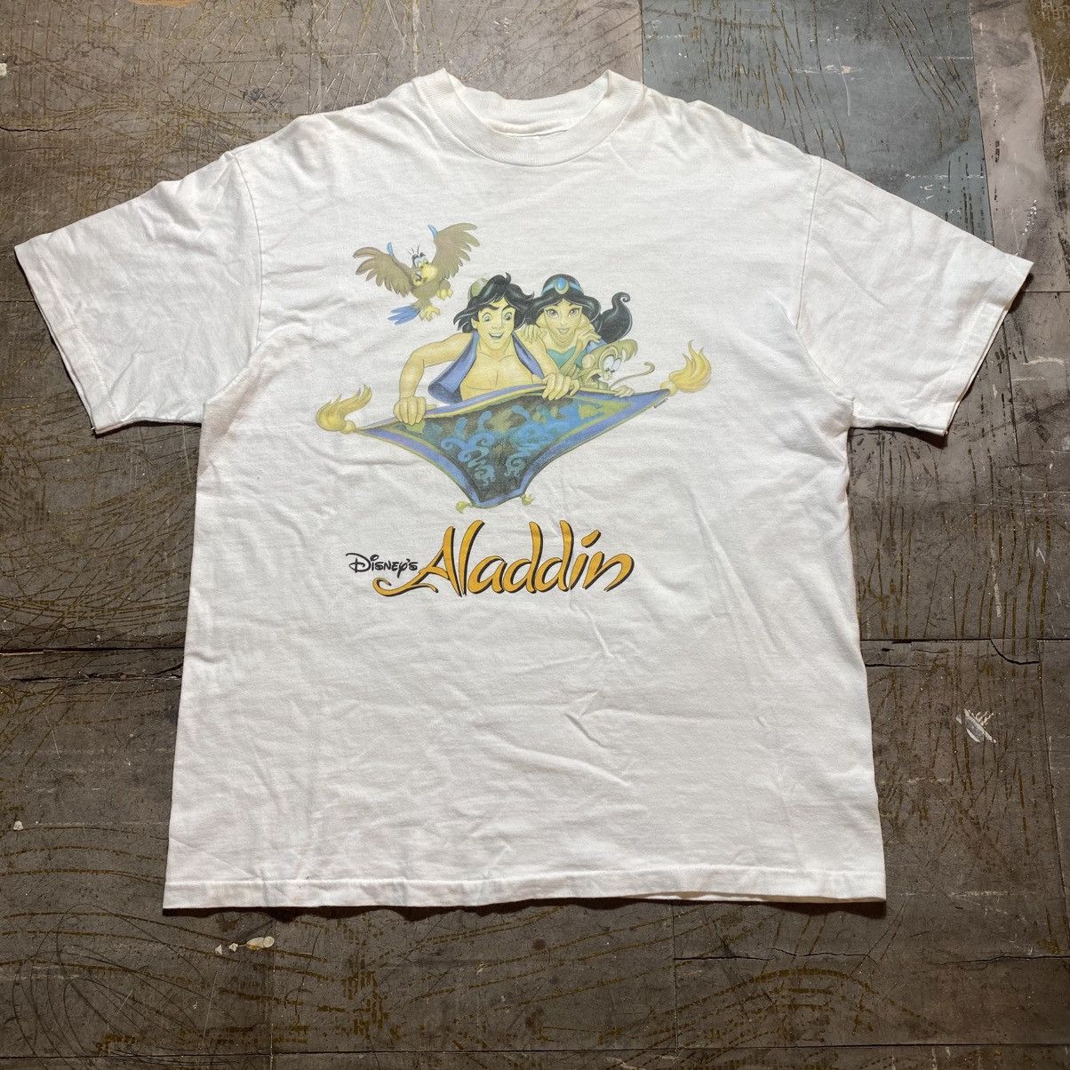 Vintage Vintage 90s Disney Aladdin Tee Size US M / EU 48-50 / 2 - 1 Thumbnail