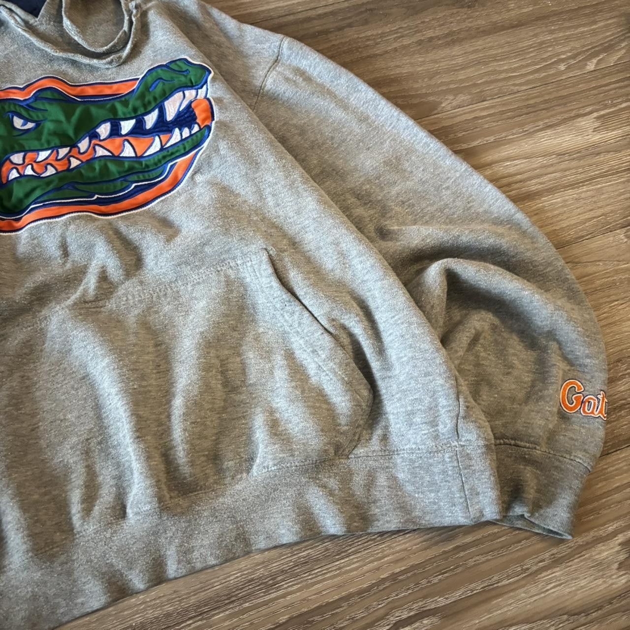 Vintage Crazy Vintage Y2K/2000s Grey Florida Gators College Essential Hoodie! Size M Size US M / EU 48-50 / 2 - 4 Thumbnail