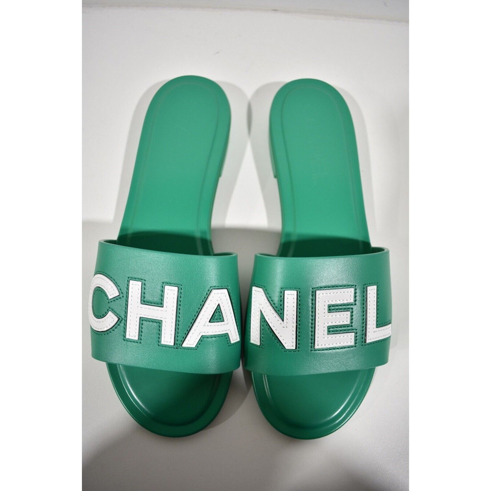 Chanel Chanel 23P Green White Leather CC Logo Letter Mules Slide Size US 8.5 / IT 38.5 - 8 Thumbnail