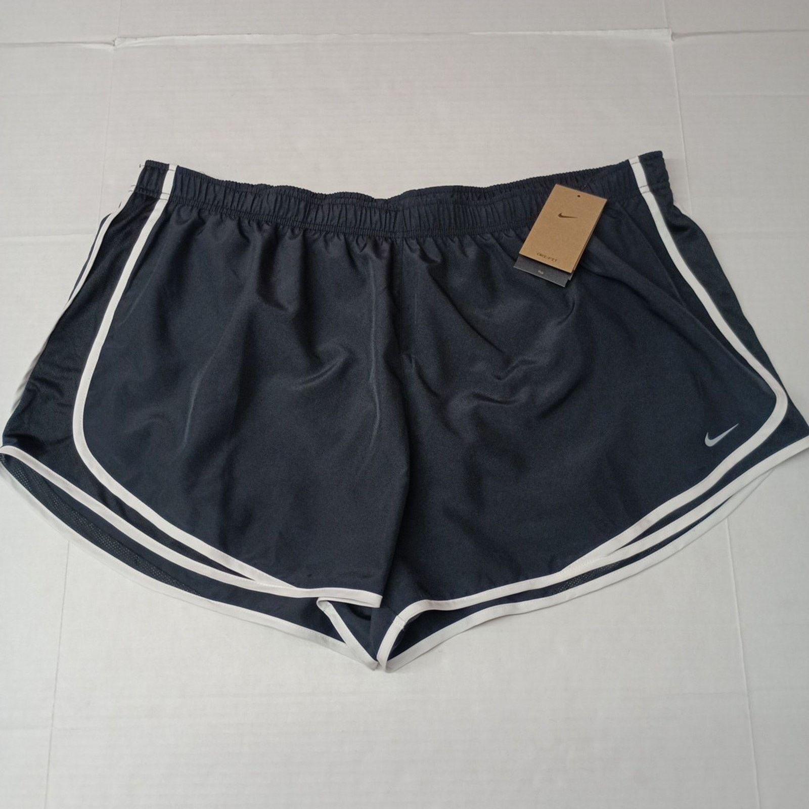 Nike Nike Tempo Plus Size Dri-Fit Athletic Shorts Womens 3X Black Size 30" / US 8 / IT 44 - 1 Thumbnail