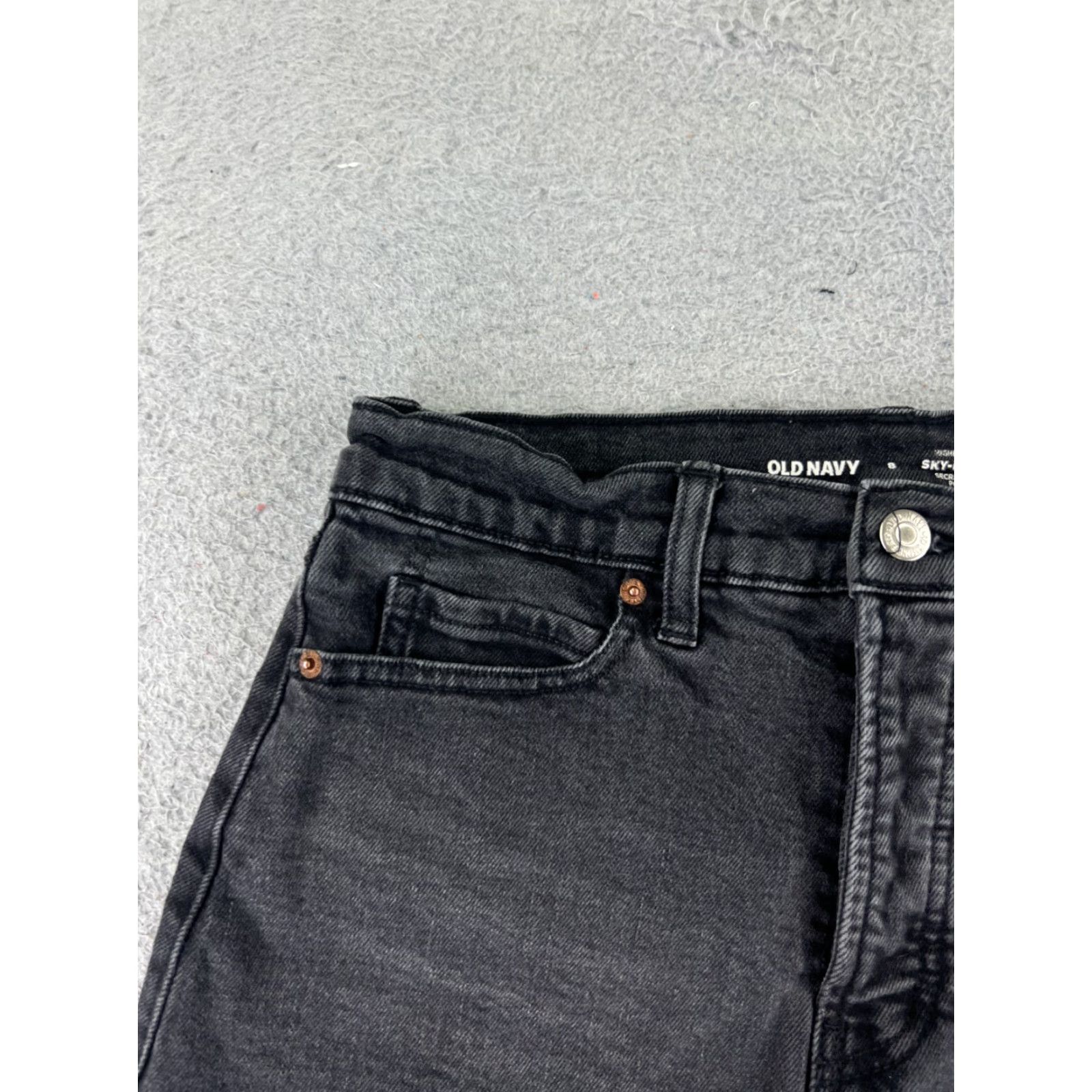 Old Navy Old Navy Shorts Black Denim Button 8 27x2 2.0 Inseam Cutoff A Line Ski Hi Flat Front Cotton Blend Zip 8 Women’s Style Casual Denim Shorts Size 30" / US 8 / IT 44 - 4 Thumbnail